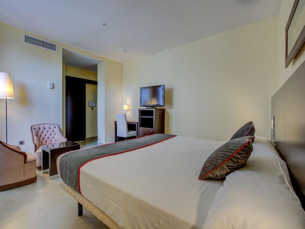 Hotel El Meson ตอร์ริโคส ภายนอก รูปภาพ