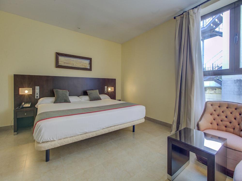 Hotel El Meson ตอร์ริโคส ภายนอก รูปภาพ