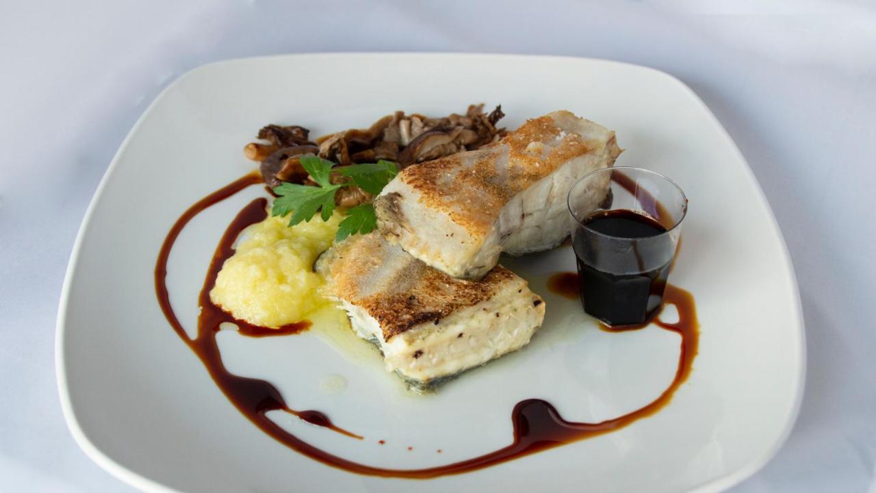 Hotel El Meson ตอร์ริโคส ภายนอก รูปภาพ