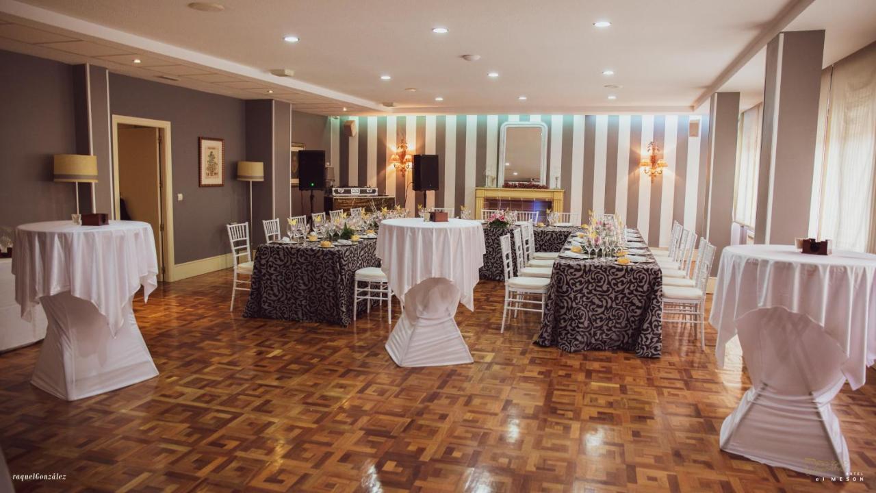 Hotel El Meson ตอร์ริโคส ภายนอก รูปภาพ