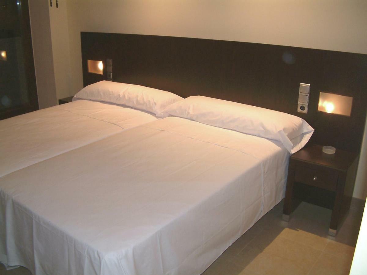 Hotel El Meson ตอร์ริโคส ภายนอก รูปภาพ
