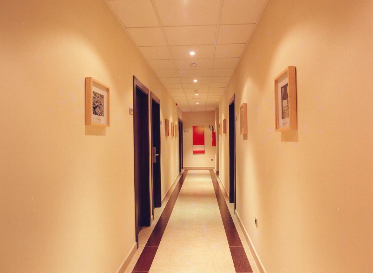 Hotel El Meson ตอร์ริโคส ภายนอก รูปภาพ