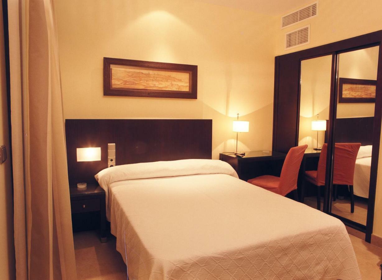 Hotel El Meson ตอร์ริโคส ภายนอก รูปภาพ