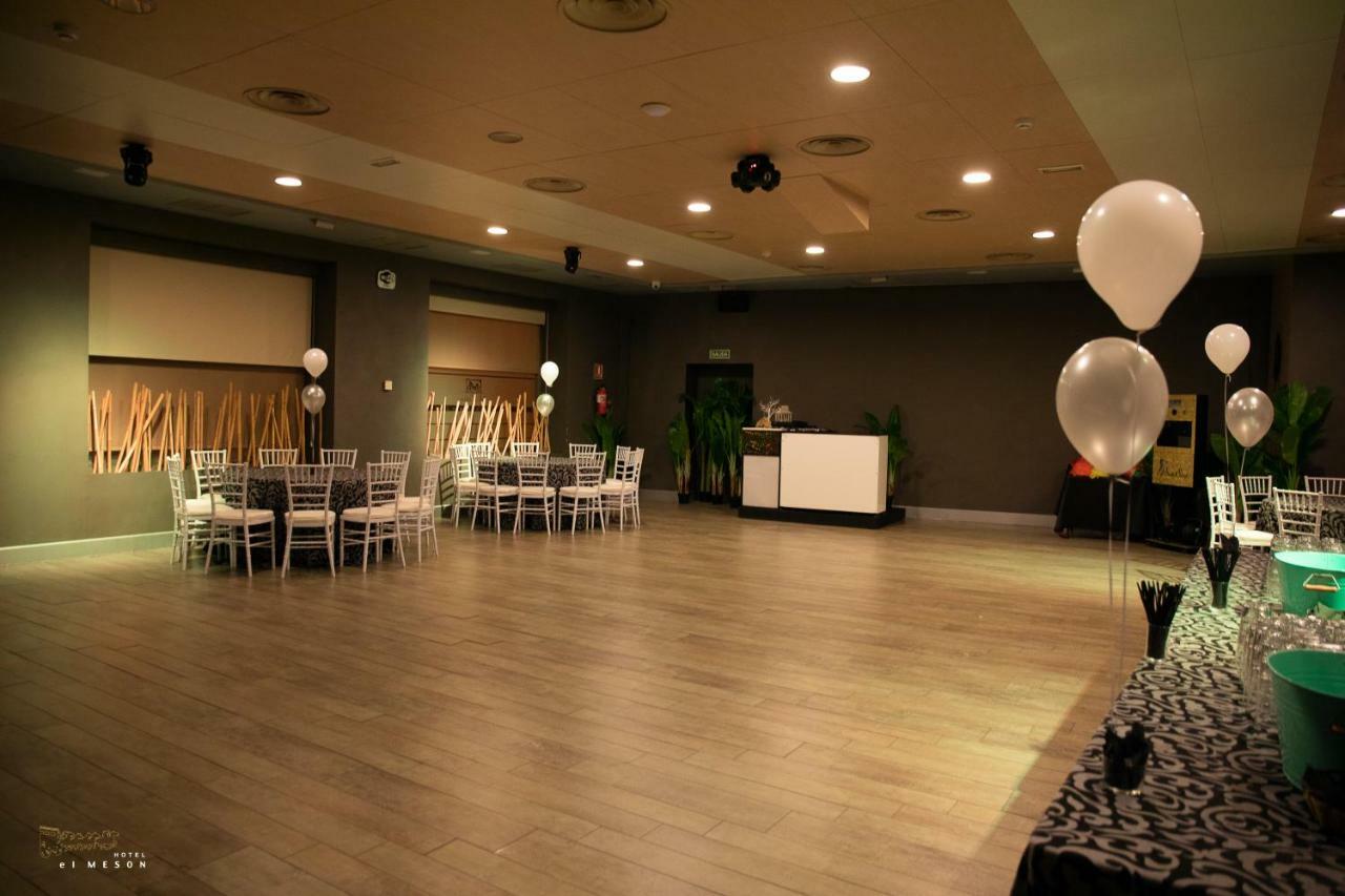 Hotel El Meson ตอร์ริโคส ภายนอก รูปภาพ