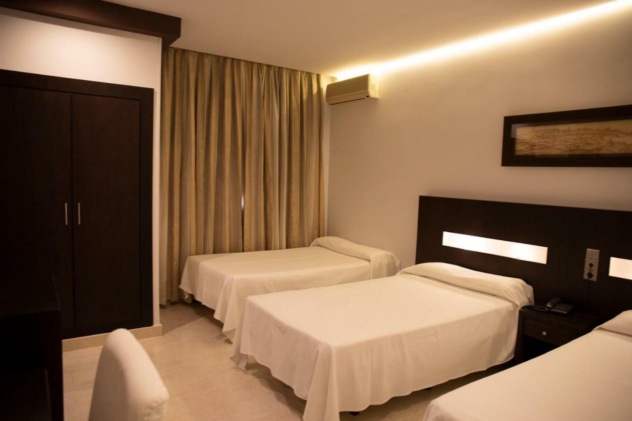 Hotel El Meson ตอร์ริโคส ภายนอก รูปภาพ