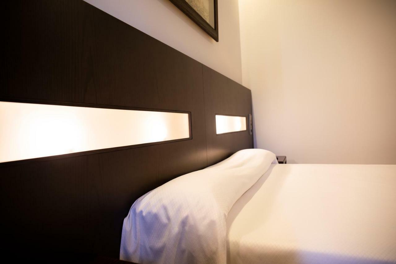 Hotel El Meson ตอร์ริโคส ภายนอก รูปภาพ