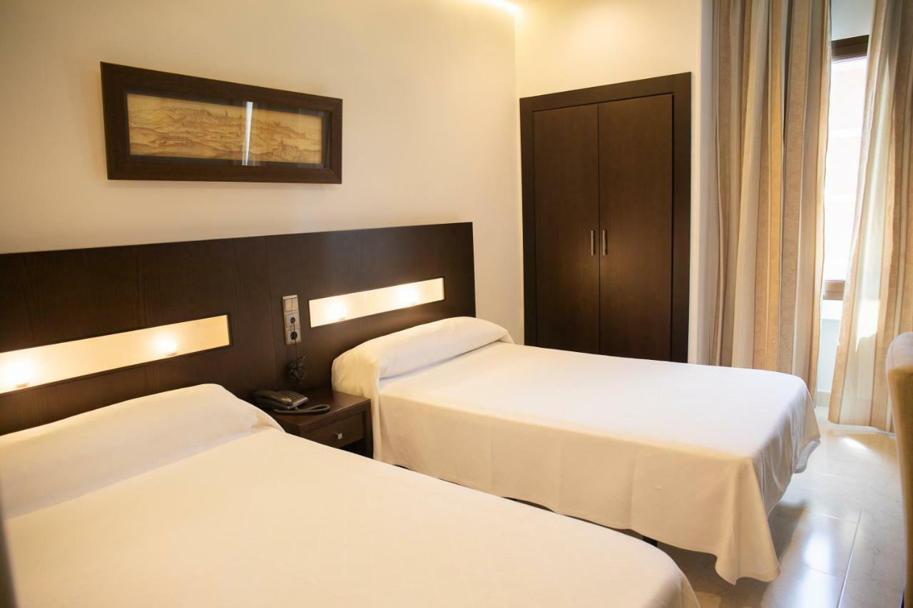 Hotel El Meson ตอร์ริโคส ภายนอก รูปภาพ